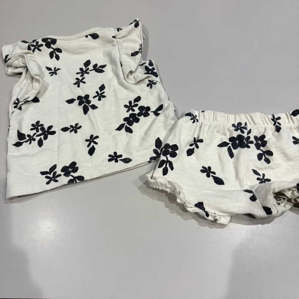 Cat & Jack 2 piece Cream and Black Floral Short Set. 18 Months
